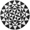 Beliani Dywan Okrągły Skórzany ⌀ 140 Cm Czarno-biały TURGUTLU