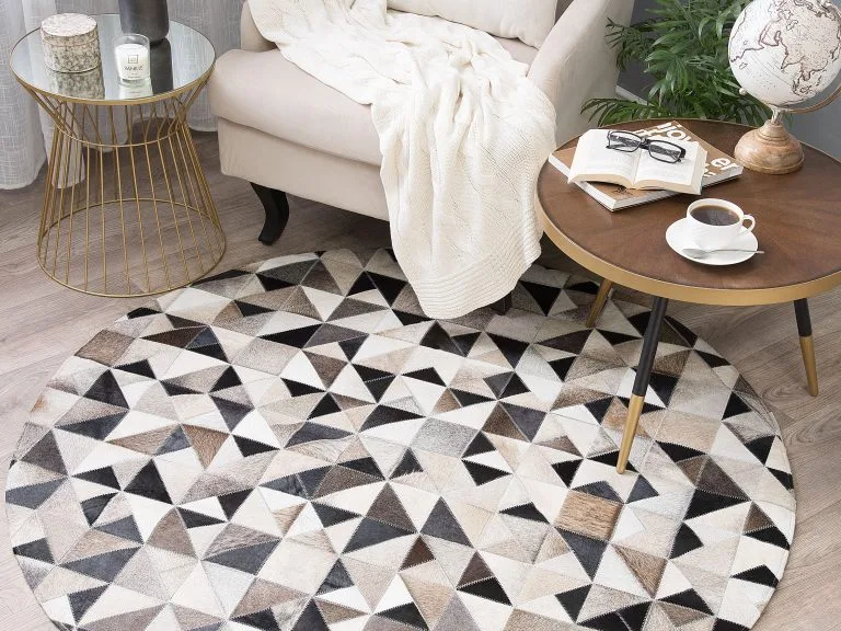 Beliani Dywan Patchwork Okrągły Skórzany ⌀ 140 Cm Beżowy KIRKLAR - obrazek 2