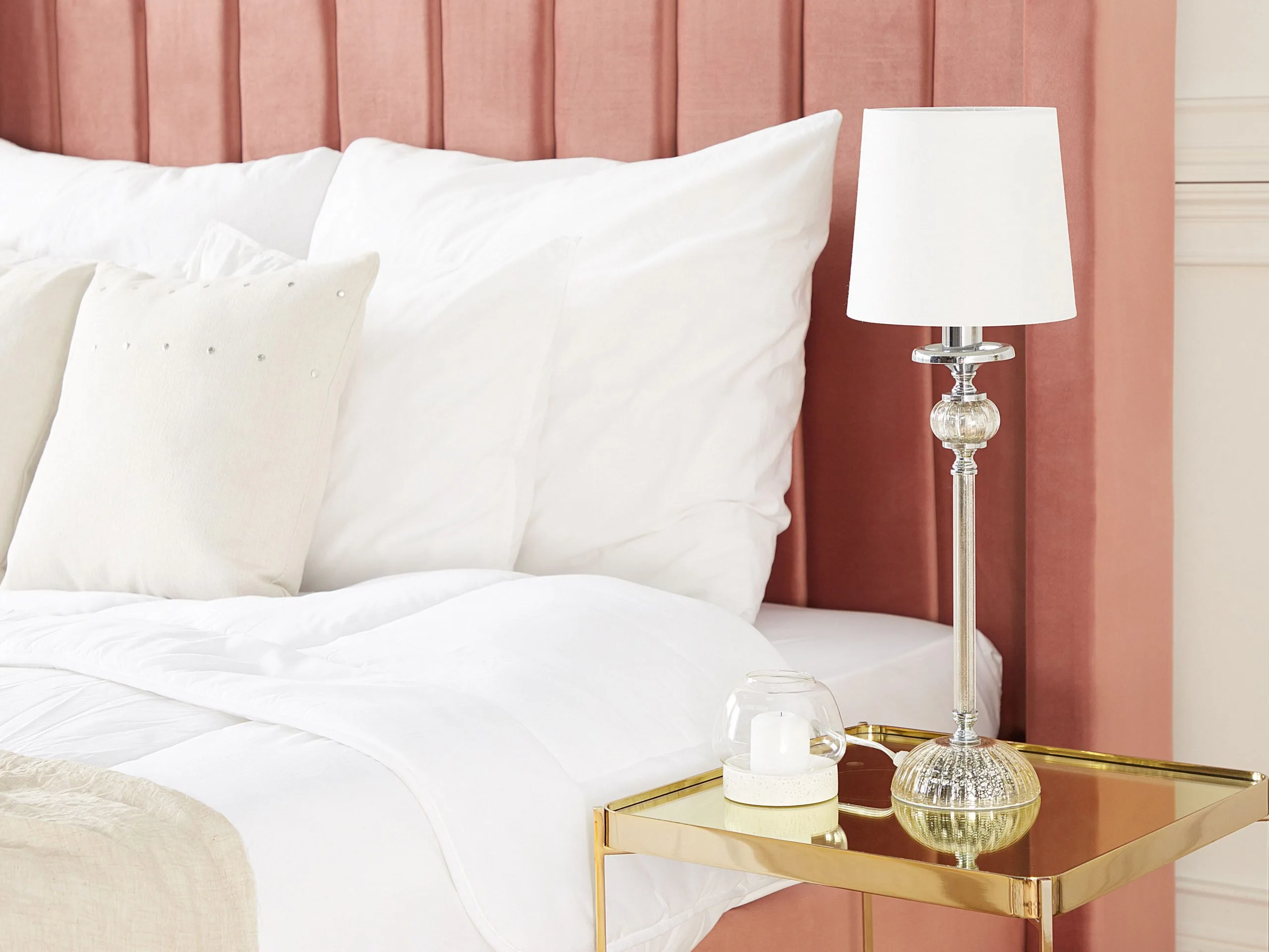 Beliani Lampa Stołowa Metalowa Biała KUBENA 3 Beliani Lampa Stołowa Metalowa Biała KUBENA - obrazek 3