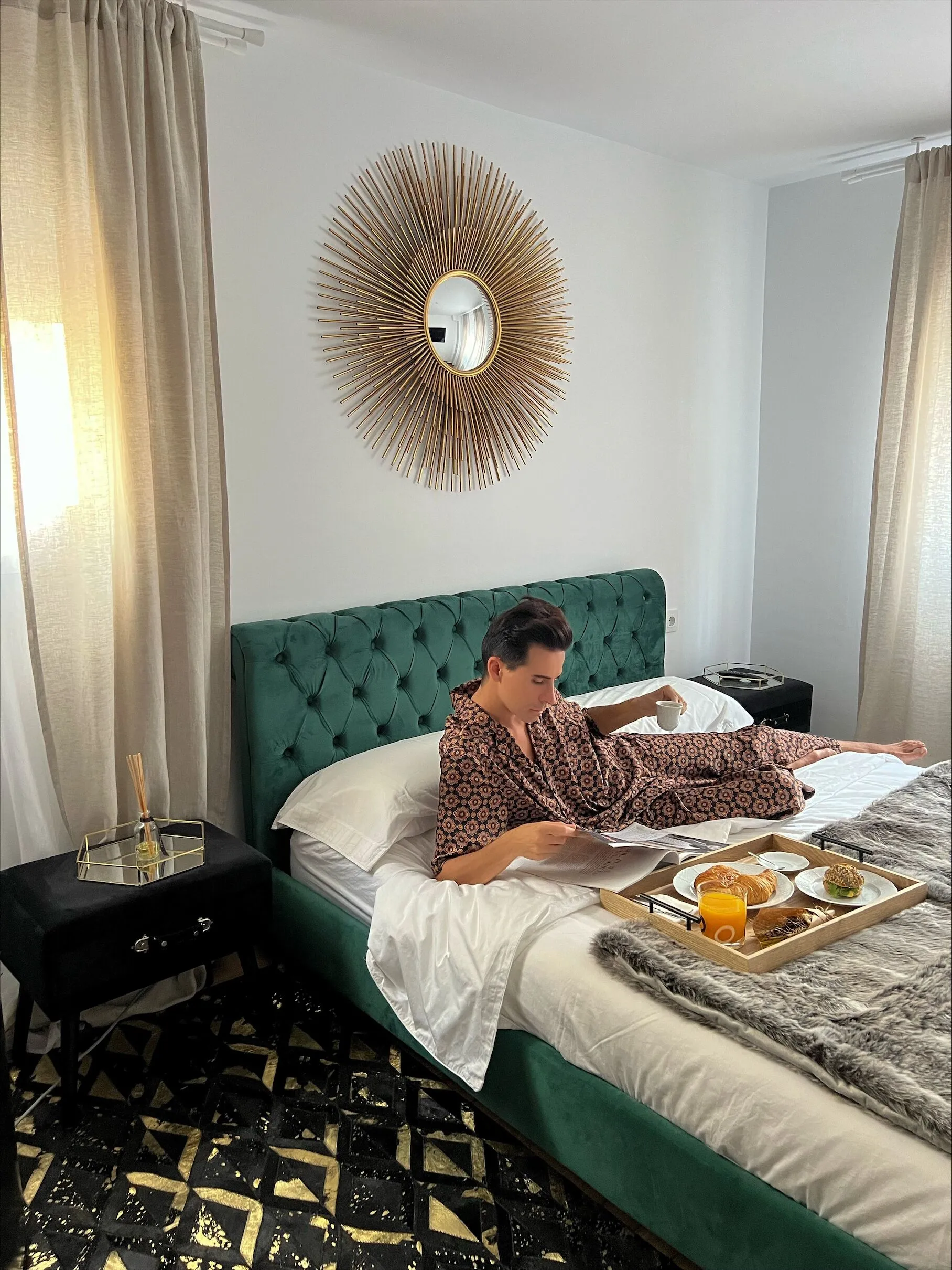 Beliani Dywan Skórzany Czarno-złoty DEVELI Różne Rozmiary - obrazek 3